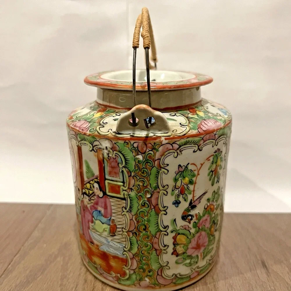 Antique Qing Rose Medallion Teapot Hand Painted Famille Rose 19thC‎ Chinese